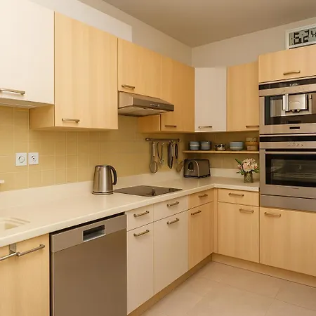 Premium 100 M2 Avec Jardin Privé Et Centre à 400 M *