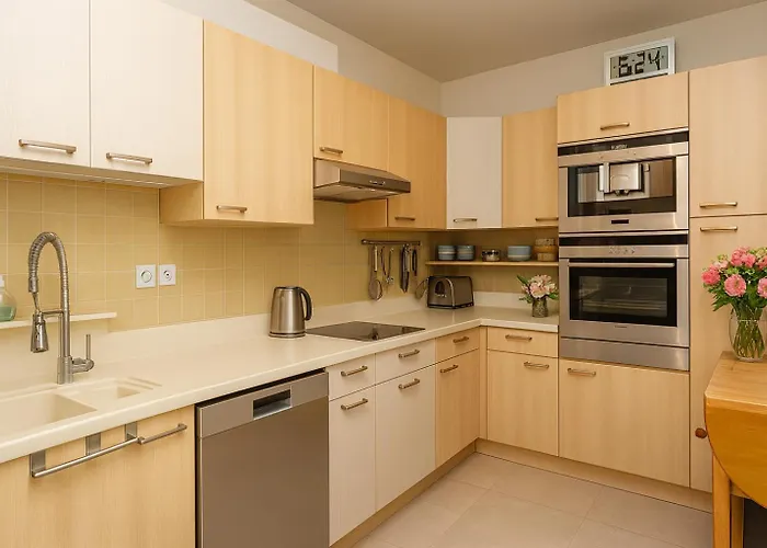 Premium 100 M2 Avec Jardin Prive Et Centre A 400 M *