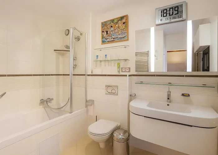 Premium 100 M2 Avec Jardin Prive Et Centre A 400 M * 多维尔